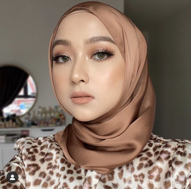 Shawl Satin Matte Eyelash Cut