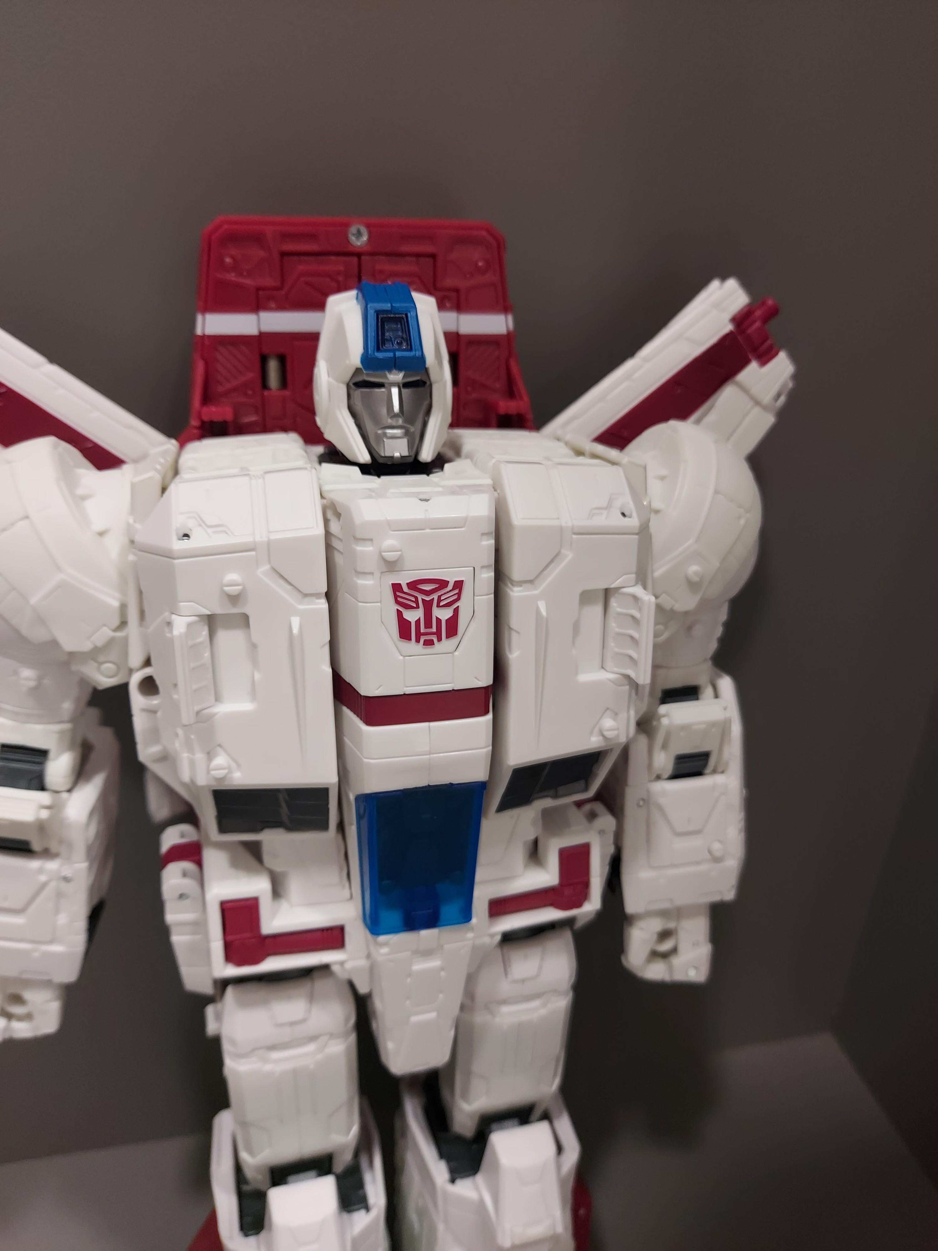 Transformers Jetfire SIEGE Earthrise war for cybertron WFCS28 Netflix