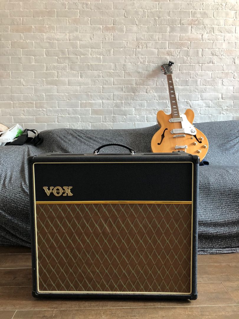 Vox AC30CC1, Hobbies & Toys, Music & Media, Musical Instruments on 