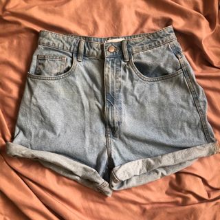 (Category: ) located in . Submitted by declutterelle (Listing ID 1027484412, Image 1). Description: .