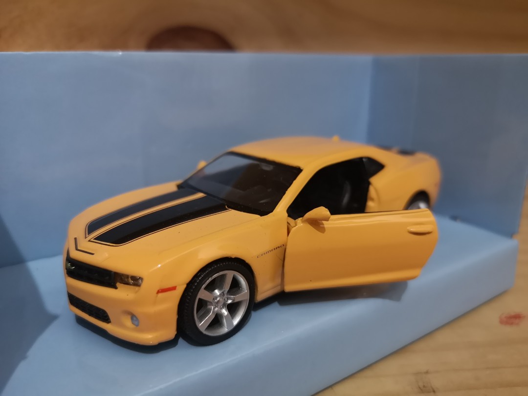 Chevrolet camaro diecast hotsell