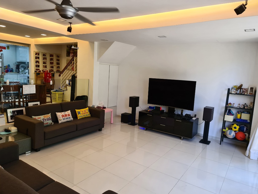 (Category: ) located in . Submitted by gavinzi (Listing ID 217951539, Image 1). Description: .