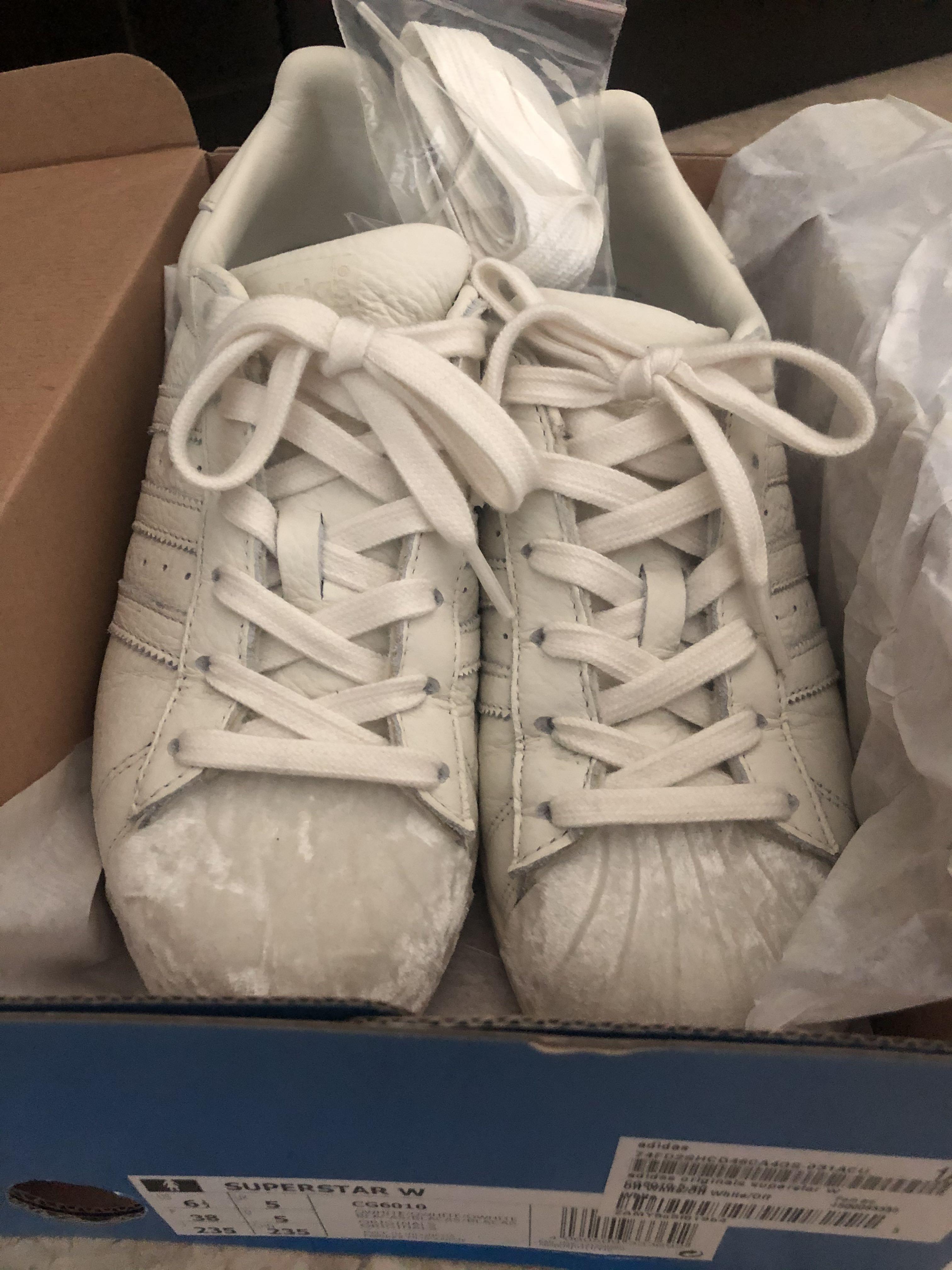 Adidas superstar white front online