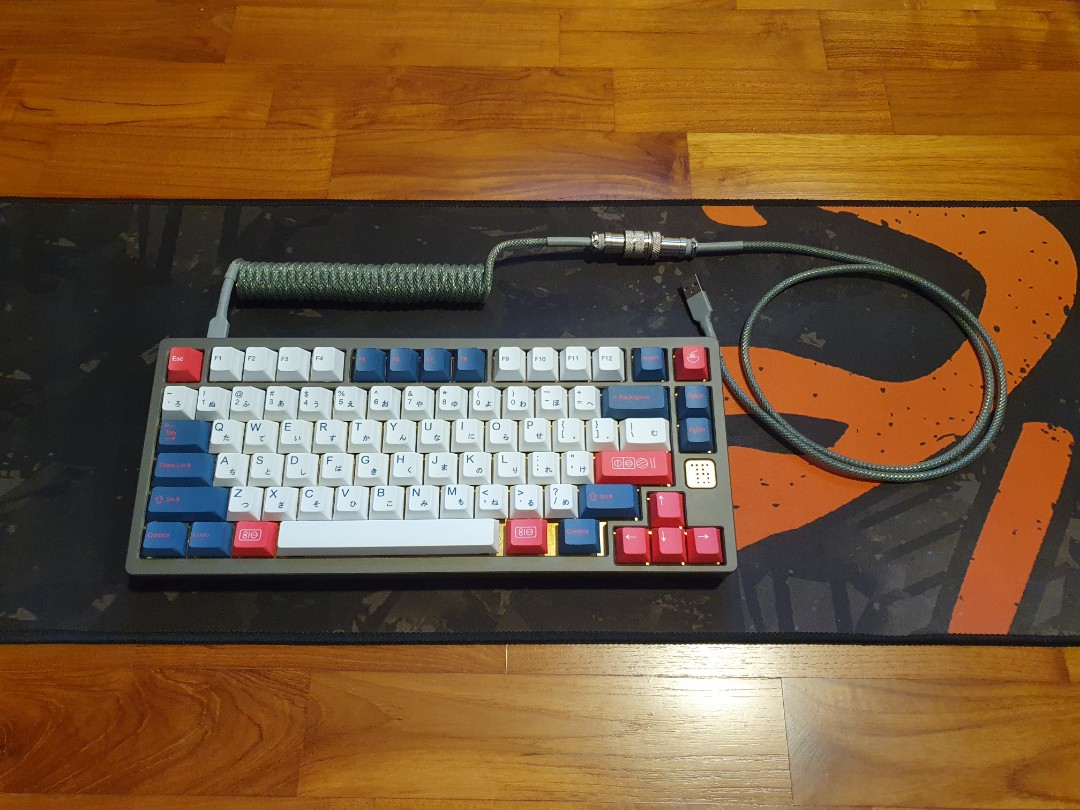 Custom Coiled Mechanical Keyboard Cable with Detachable GX16 Aviator