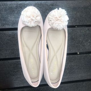 (Category: ) located in . Submitted by lalysapreloved (Listing ID 1027749165, Image 1). Description: .