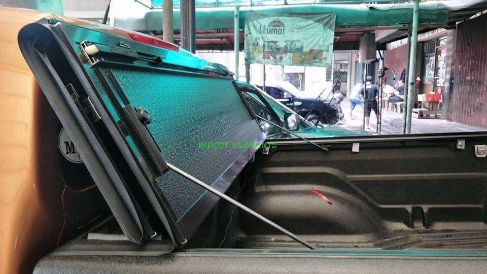 Gorilla Trifold bedcover with Led light & Stand Hilux Ranger Navara