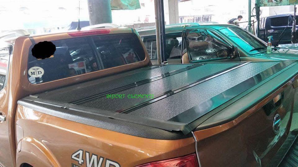 Gorilla Trifold bedcover with Led light & Stand Hilux Ranger Navara