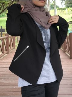 (Category: ) located in . Submitted by oldwardrobe (Listing ID 1027877657, Image 1). Description: .