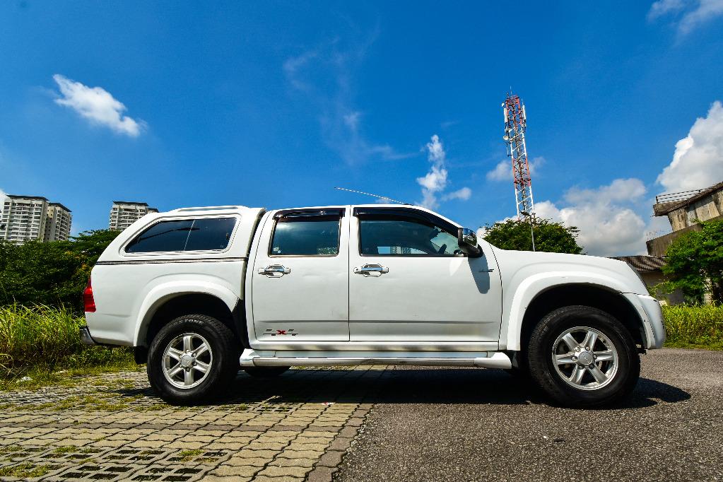 Isuzu D-Max 3.0 Double Cab, Cars, Cars for Sale on Carousell
