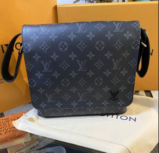 LOUIS VUITTON Louis Vuitton Pochette Volga M53557 Taurillon Second Bag  Handbag