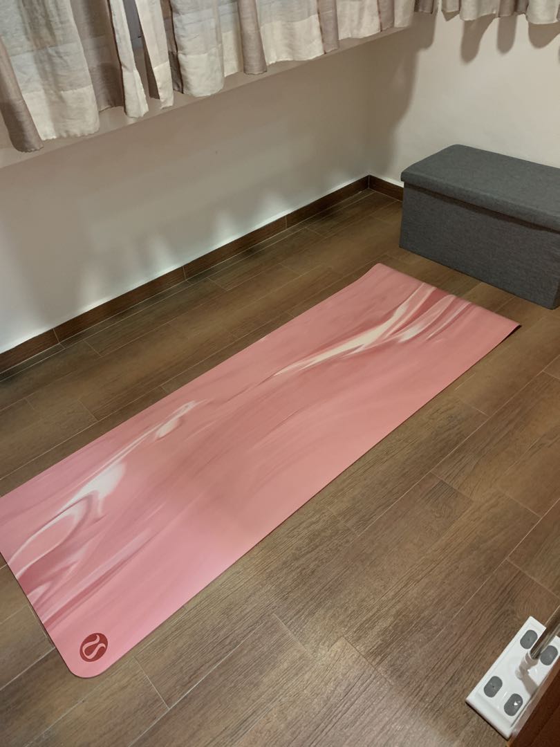 Lululemon reversible pink mat 5mm Sports Equipment Exercise