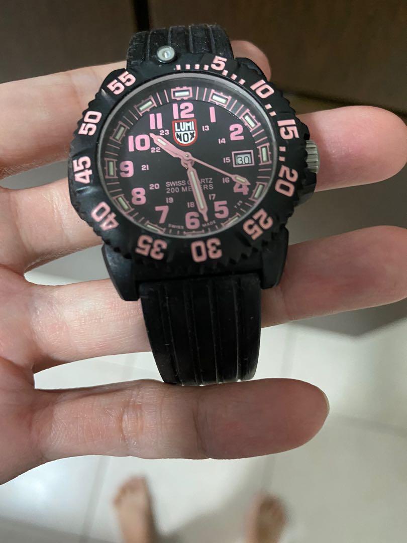Luminox pink sale