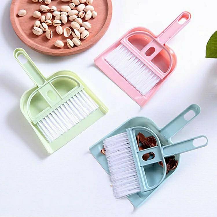 Mini Dustpan with broom (nordic colors) (Category: Everything Else Others) located in Las Pinas. Submitted by k.circle (Listing ID 1027878636, Image 1). Description: Dustpan Size:19*13*3cm Small broom Size:18*11*0.7cm Shovel garbage and sweep the ingenious combination It can be used for cleaning dining table, table, sofa, in-vehicle equipment Features: small size, less space, convenient place, bristles made of high quality materials, durable..