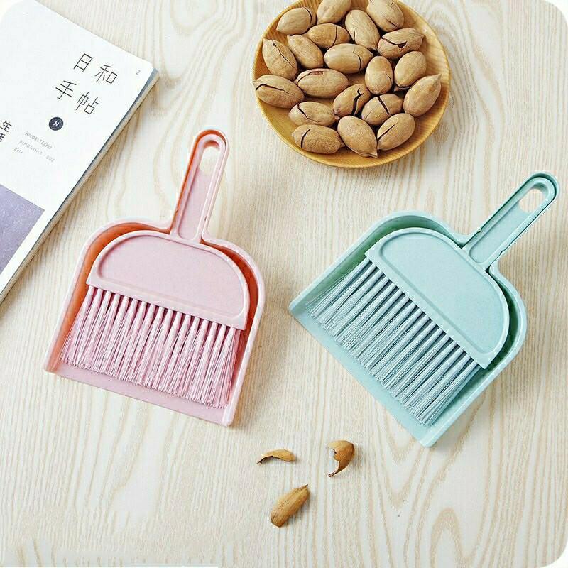 Mini Dustpan with broom (nordic colors) (Category: Everything Else Others) located in Las Pinas. Submitted by k.circle (Listing ID 1027878636, Image 2). Description: Dustpan Size:19*13*3cm Small broom Size:18*11*0.7cm Shovel garbage and sweep the ingenious combination It can be used for cleaning dining table, table, sofa, in-vehicle equipment Features: small size, less space, convenient place, bristles made of high quality materials, durable..
