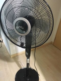 (Category: ) located in . Submitted by whatevermustgo (Listing ID 1027781425, Image 1). Description: .
