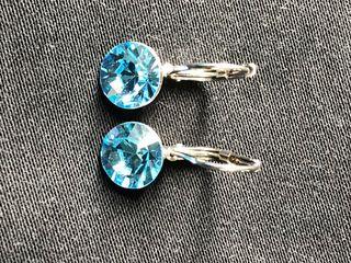 Swarovski 淺藍水晶耳環