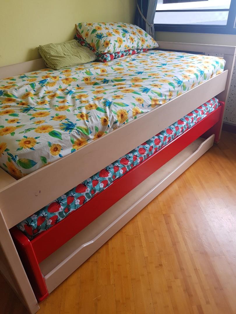 Triple Trundle Bed, Furniture & Home Living, Furniture, Bed Frames