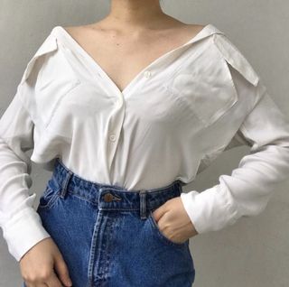 (Category: ) located in . Submitted by theunderground.thrift (Listing ID 1027774277, Image 1). Description: .