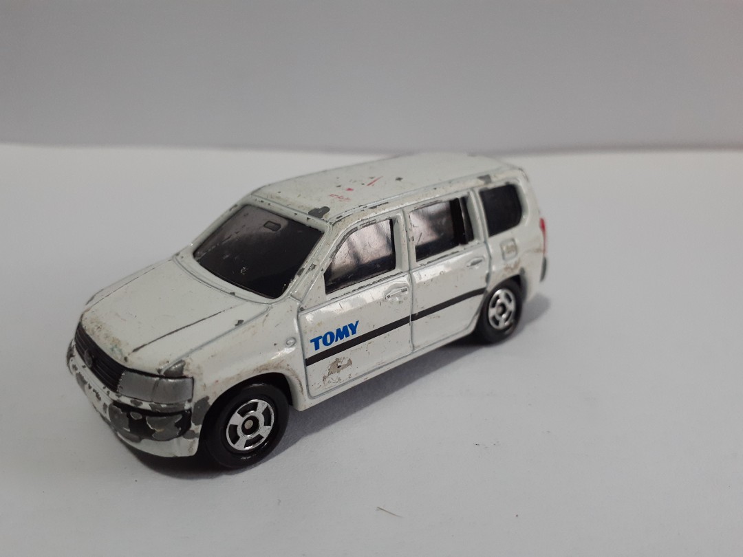 tomica toyota probox