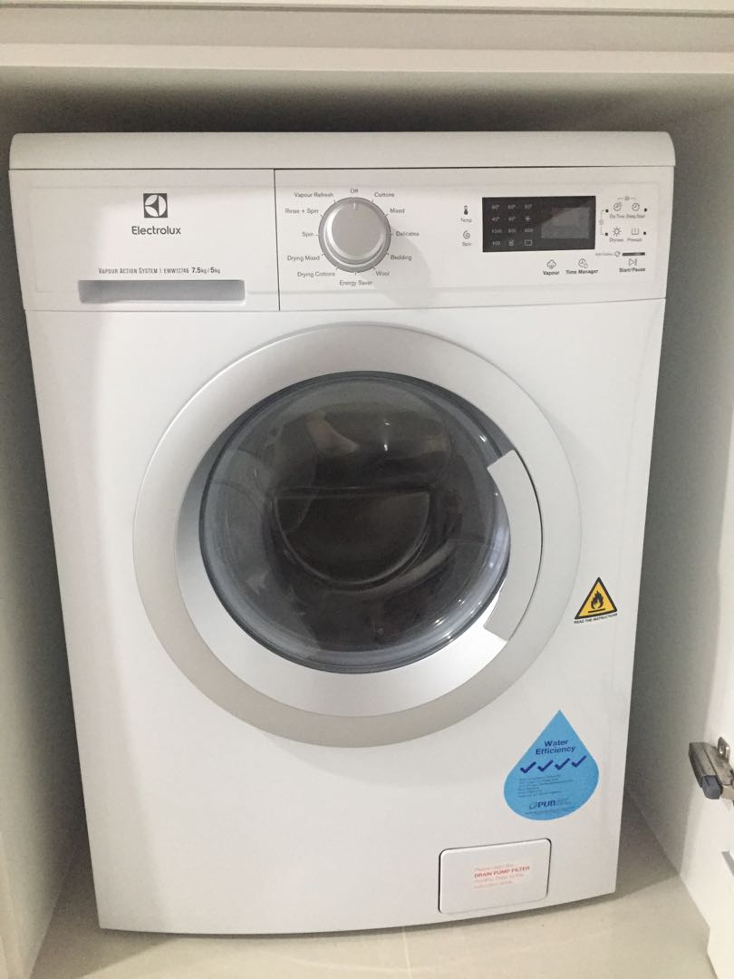2 years old Electrolux washer cum dryer, TV & Home Appliances, Washing