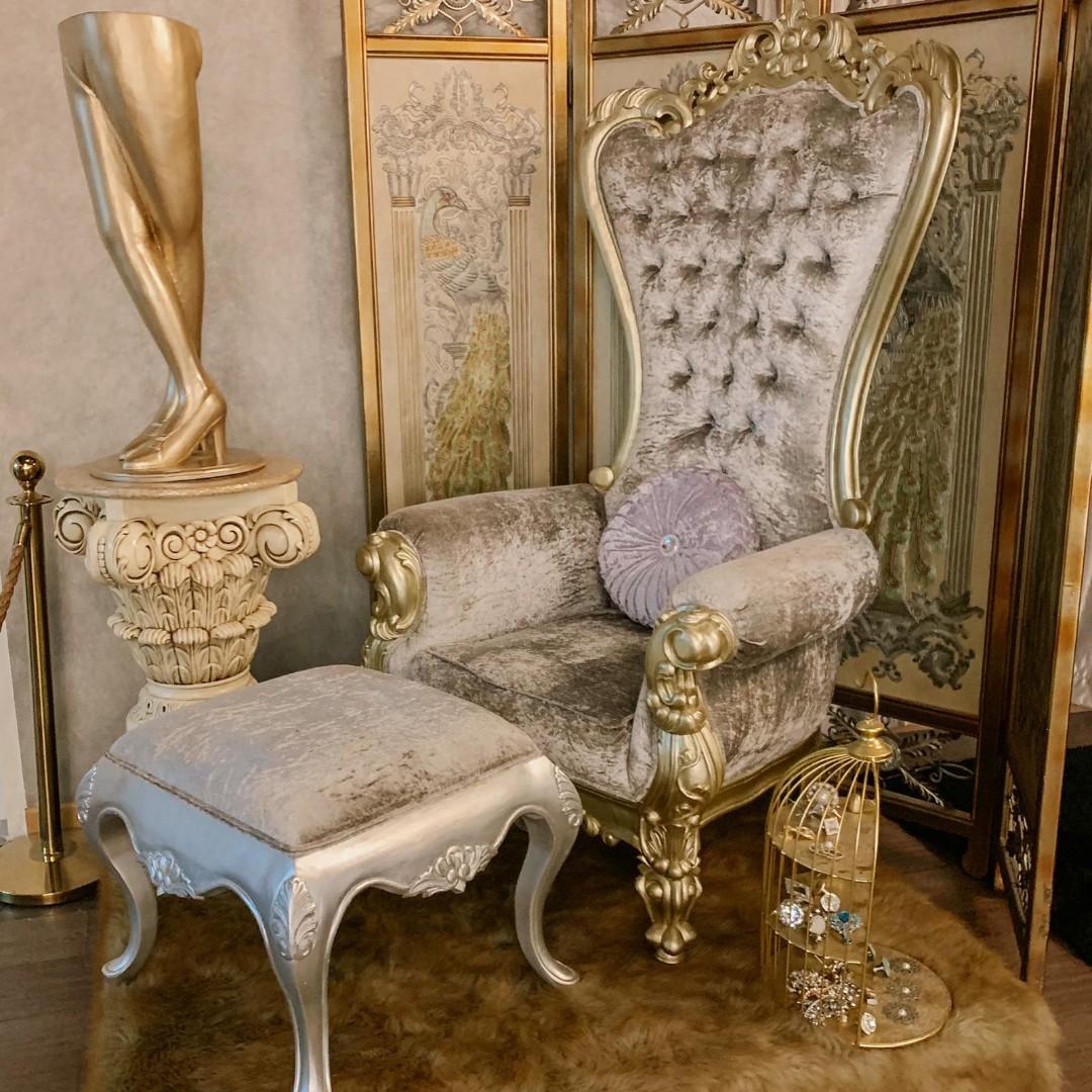 Throne high 2025 chair