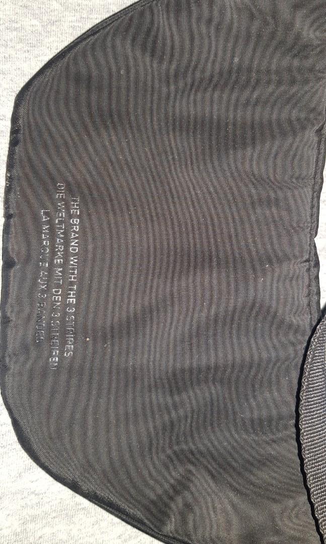 Adidas sling and body bag (Category: Sling Bags) located in Pasig City. Submitted by riley1622 (Listing ID 1028140704, Image 2). Description: adidas sling/body bag 9/10 cond no lowballers.