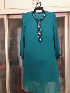 Baju Kurung & Baju Kebaya Moden (Hanya pakai sekali). Bukan ready made, semua customised. Size S - Size M.
