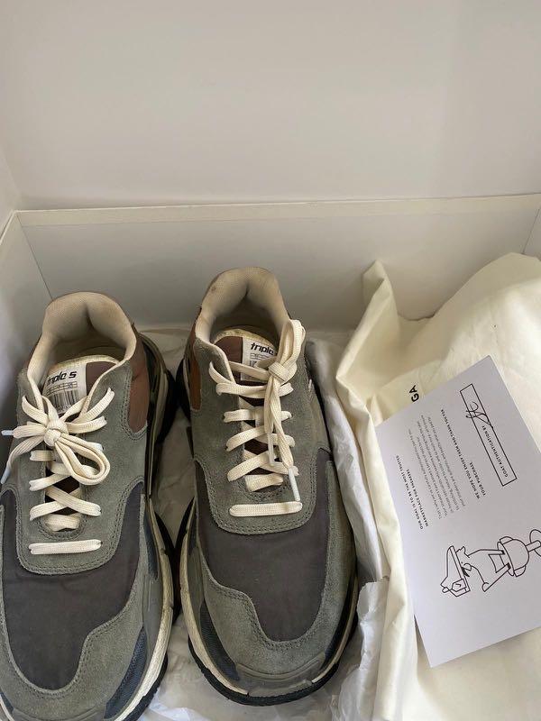 Balenciaga triple s 1.0 store