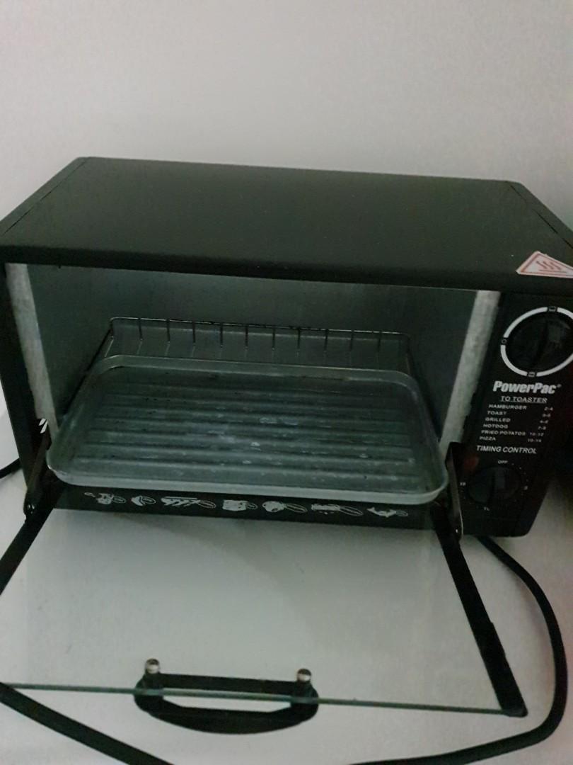 Basic oven (Category: Ovens & Toasters) located in Singapore. Submitted by ggshoes (Listing ID 1028115426, Image 2). Description: .