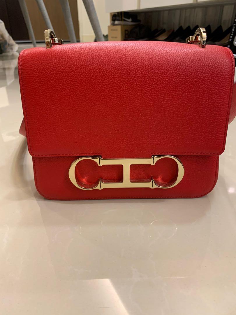 Carolina Herrera Outlet bags. The best prices | EB