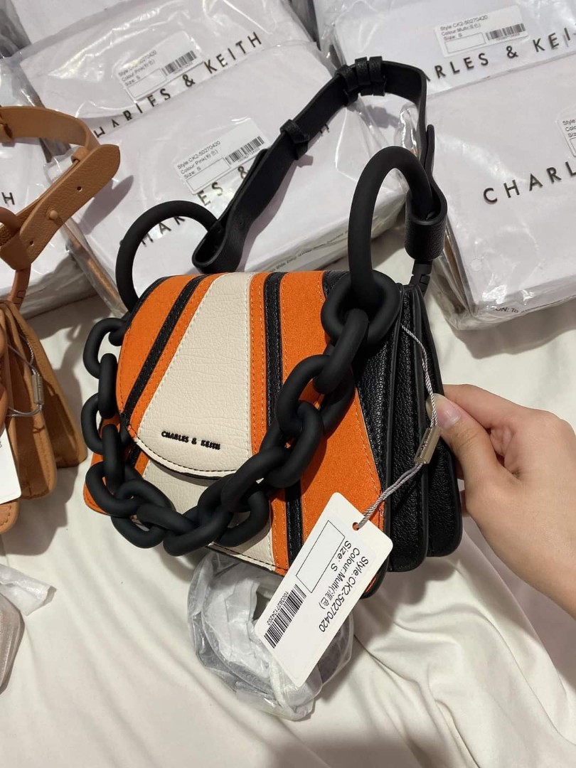 Chunky chain bag best sale charles and keith