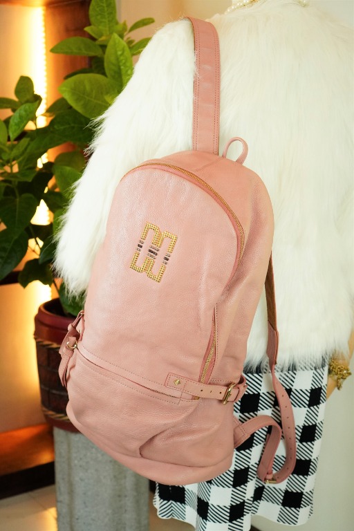 DAKS PEBBLED LEATHER BACKPACK, Women's Fashion, Bags & Wallets ...
