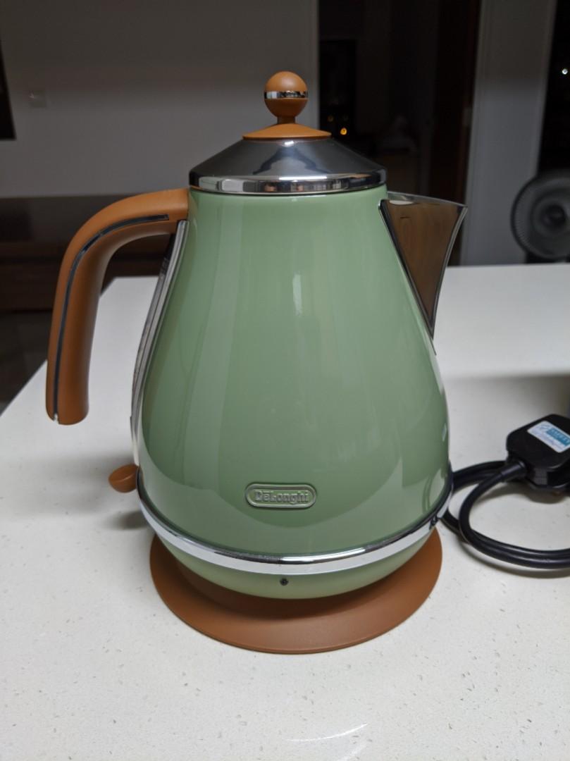 Delonghi electric kettle KBOV2001.GR, TV & Home Appliances, Kitchen