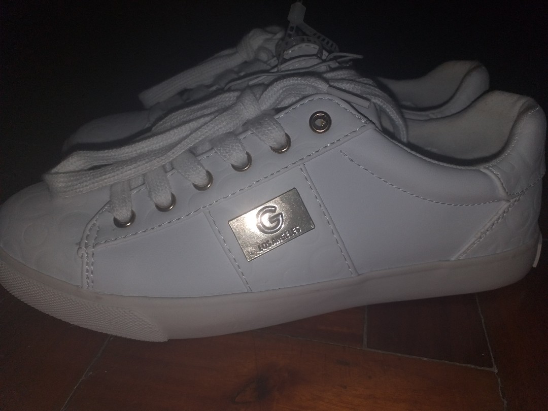 guess white shoes