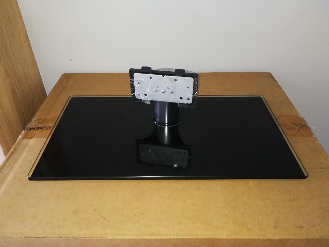 Hitachi TV Stand and railing television mount bracket, TV & Home Appliances, TV & Entertainment