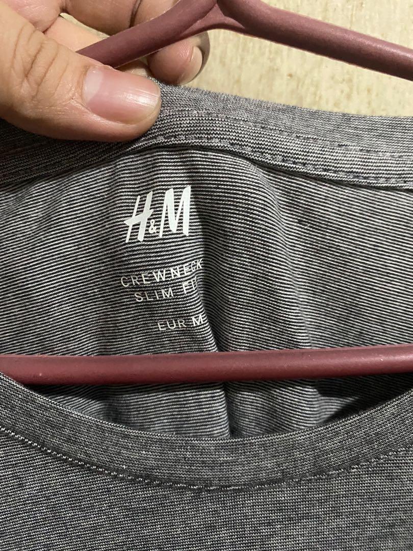 H&M SLIM FIT LONG SLEEVES (Category: Sleep and Loungewear) located in Quezon City. Submitted by blackwigo (Listing ID 1028082303, Image 2). Description: Size: Medium (Slim fit) Issue: None Color: Gray.