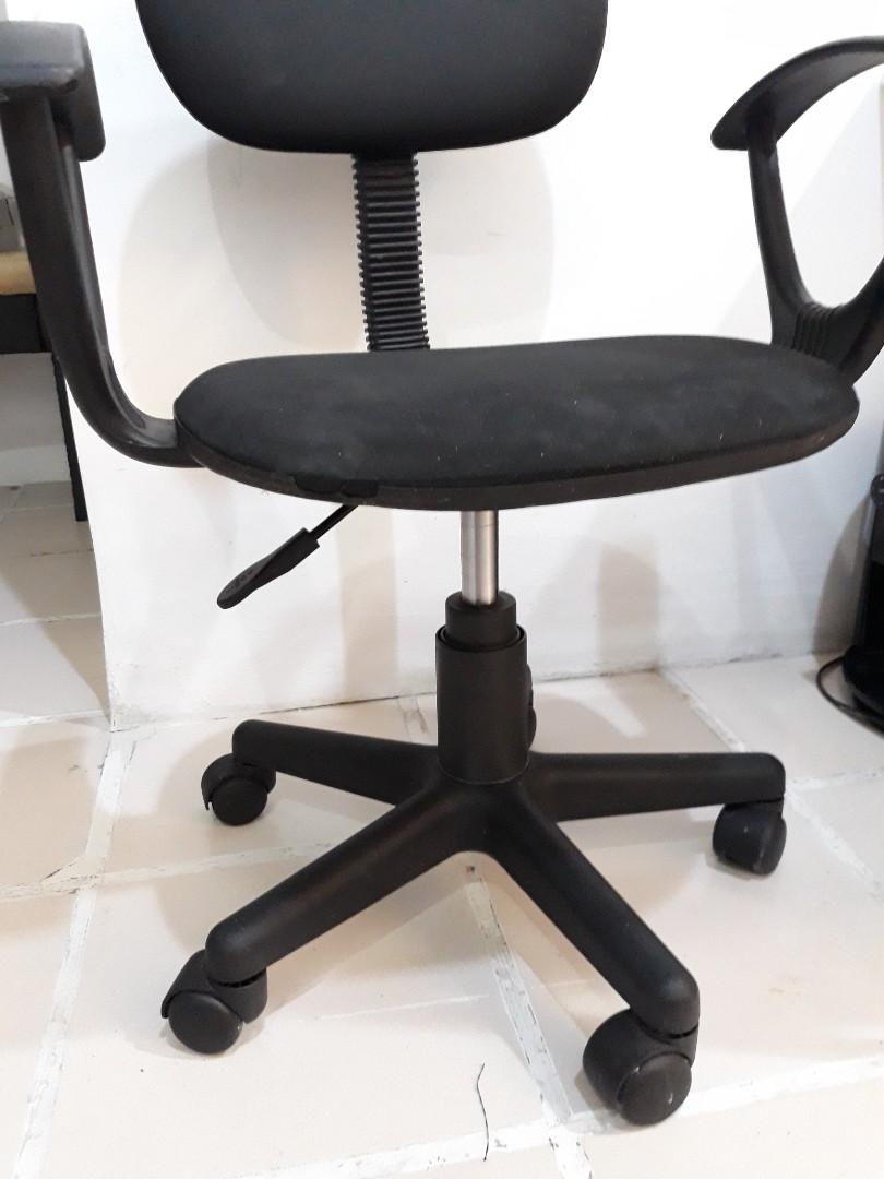 moving out sale😊👐office chair
