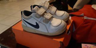Nike pico white