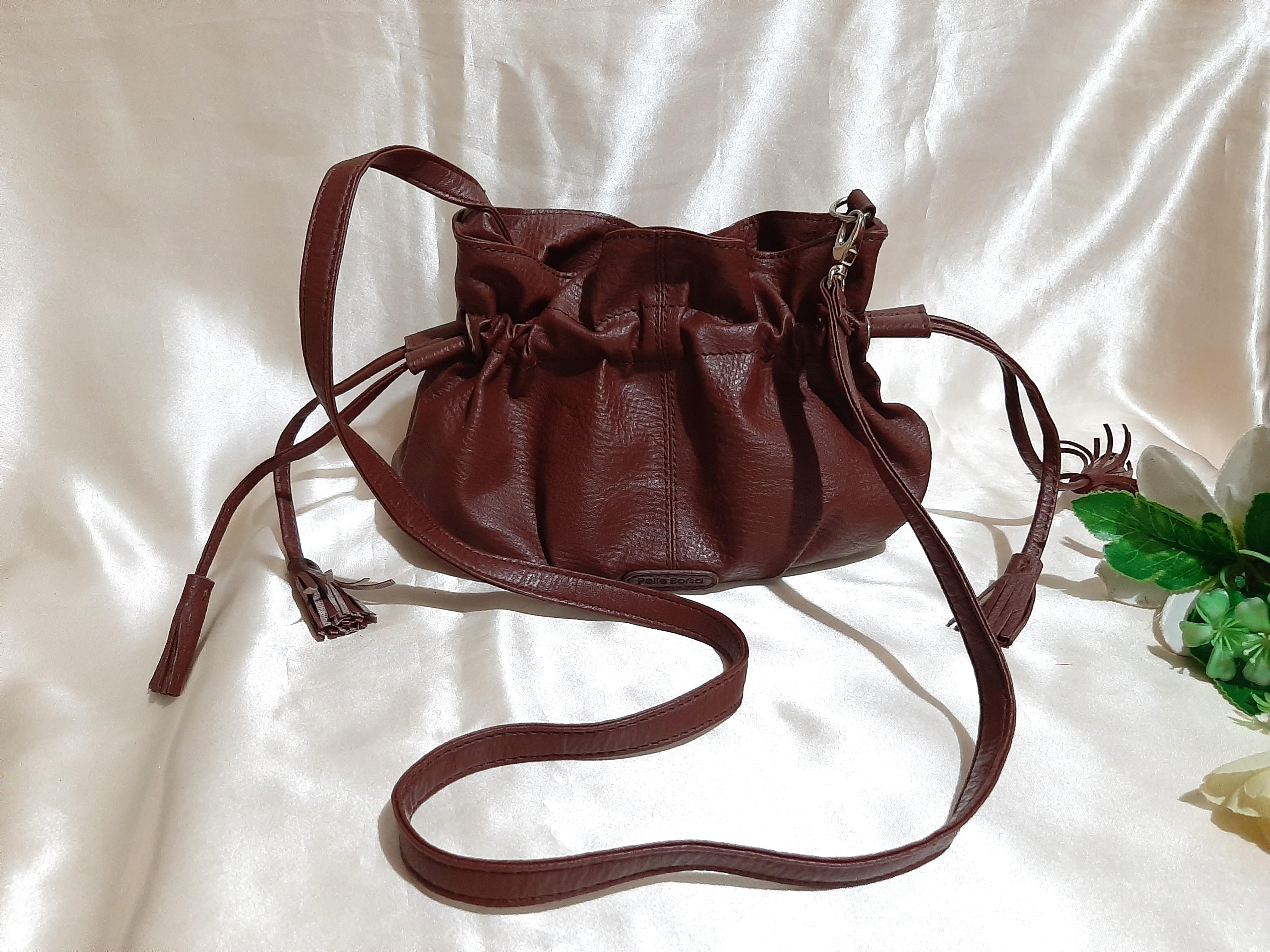 pelle borsa sling bag price