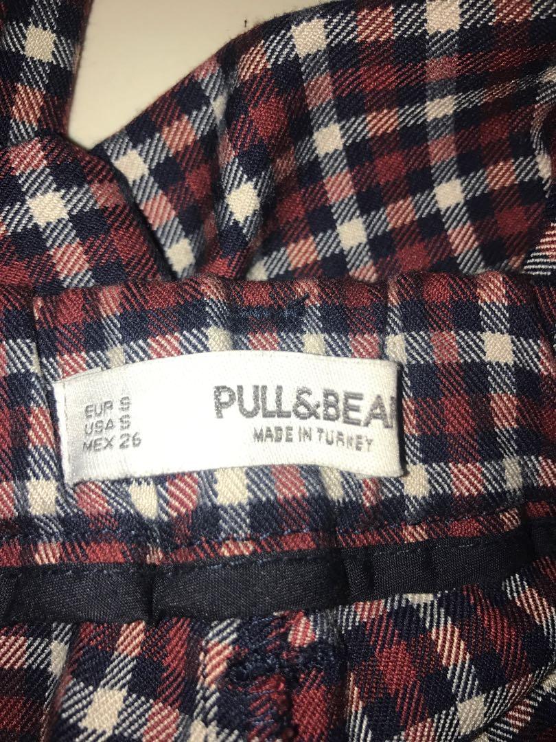 pull&bear pants (Category: Jeans & Leggings) located in Puchong. Submitted by nihilism131 (Listing ID 1028112150, Image 2). Description: original price - RM129.90 now selling for RM48 only worn twice good condition.
