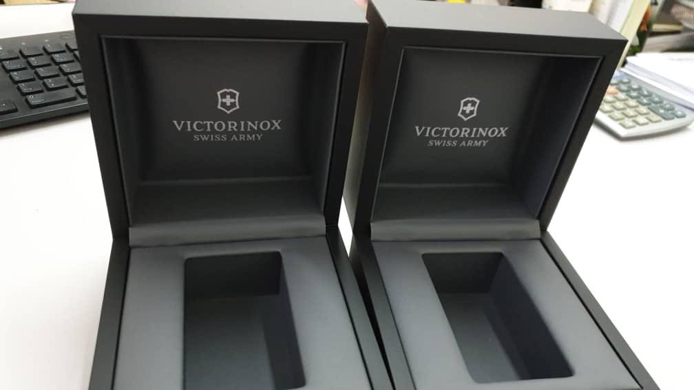 Victorinox watch 2025 box
