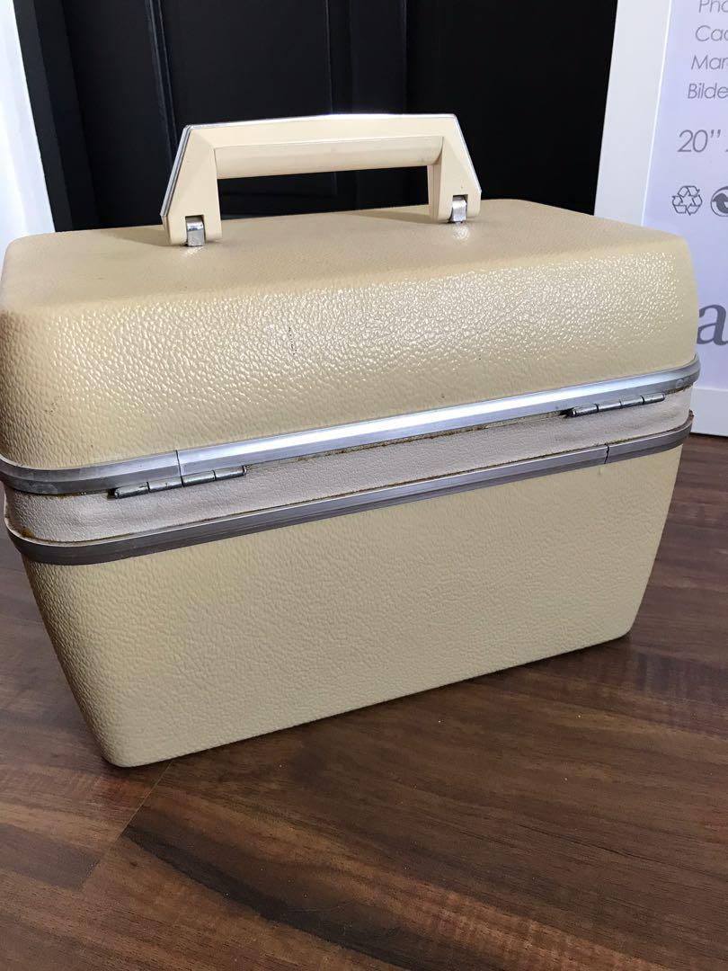 Delsey makeup box hotsell