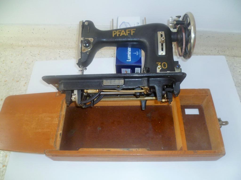 1950s Vintage Germany PFAFF 30 Sewing Machine w Motor Pedal Works