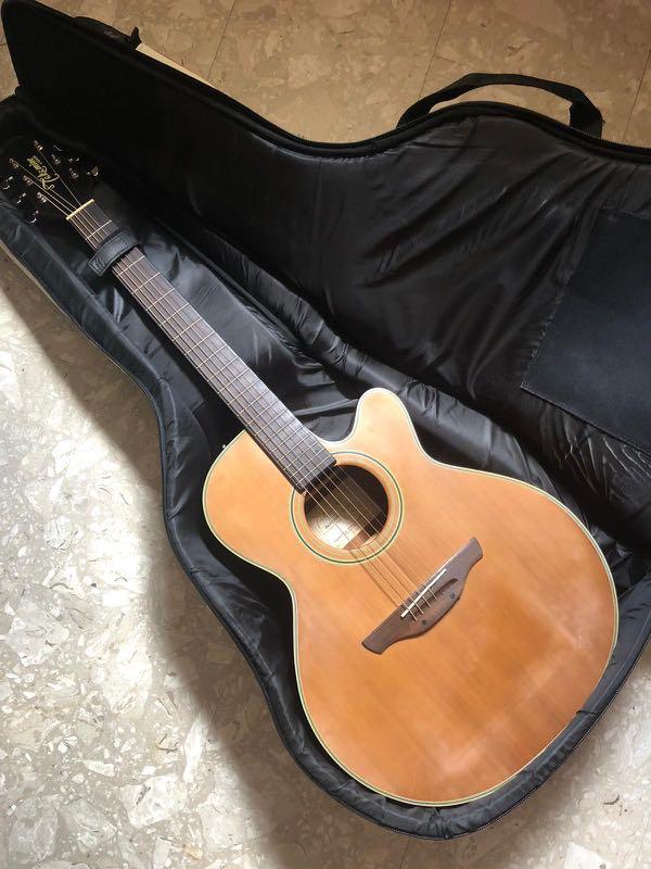 Acoustic guitar 9/10 condition (last photo is brand new retail pricing
