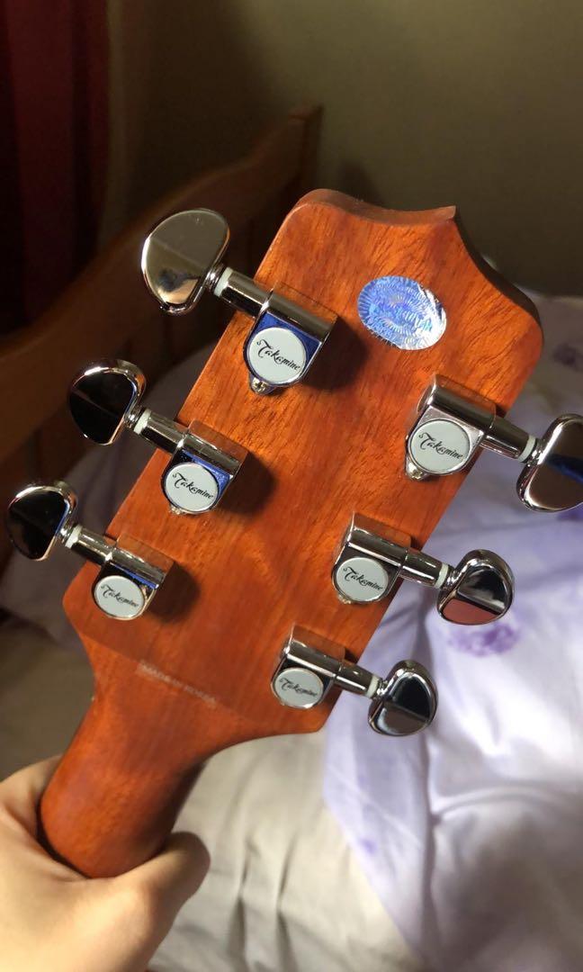 Acoustic guitar 9/10 condition (last photo is brand new retail pricing