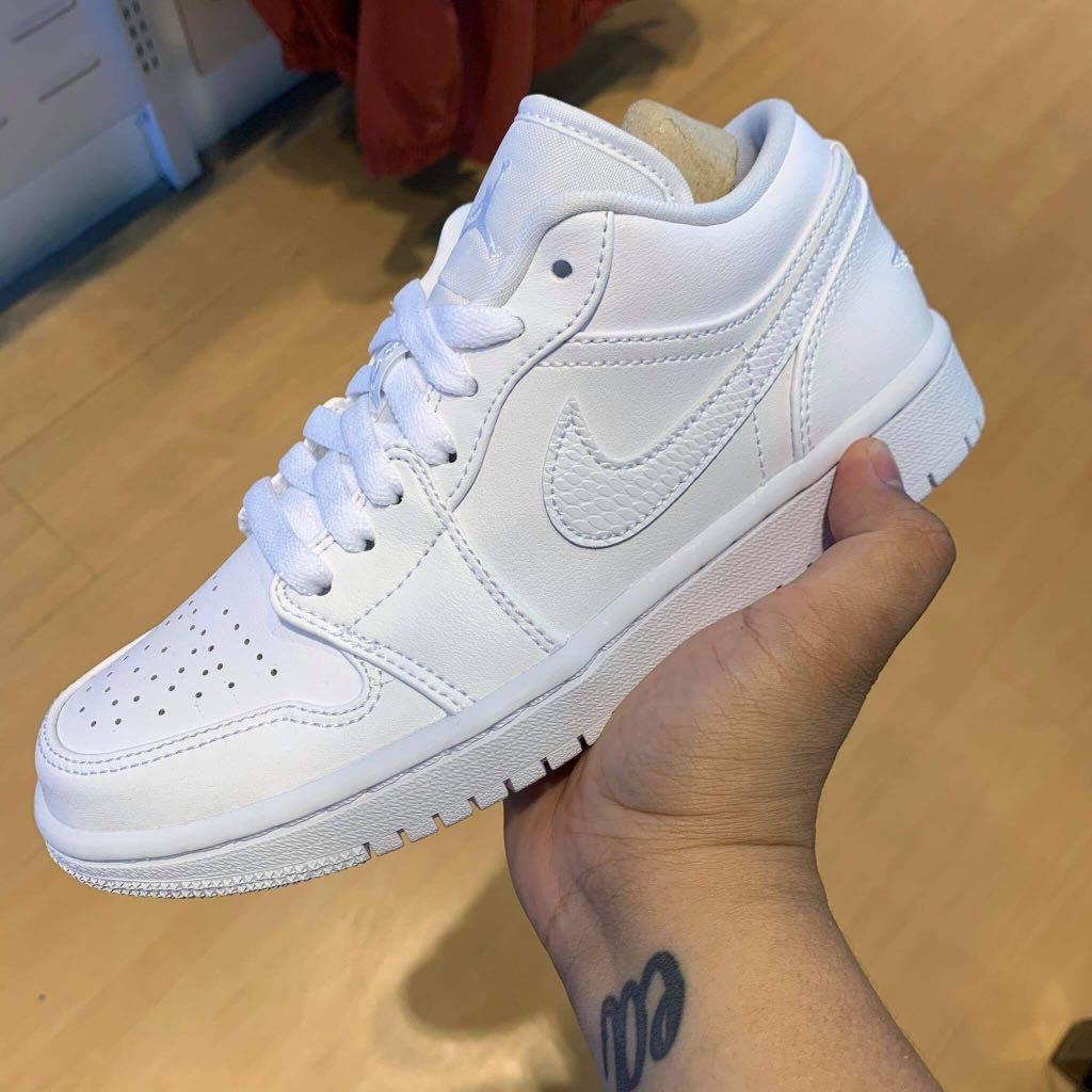 jordan 1 triple white womens