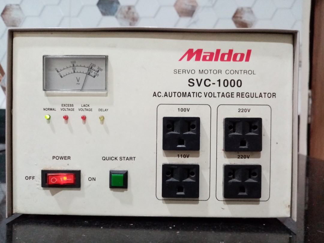 AVR MALDOL SERVO MOTOR CONTROL SVC 1000. 5 Socket, 3 for 220V, 2 for