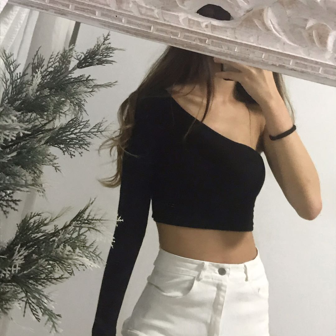 black one shoulder top long sleeve