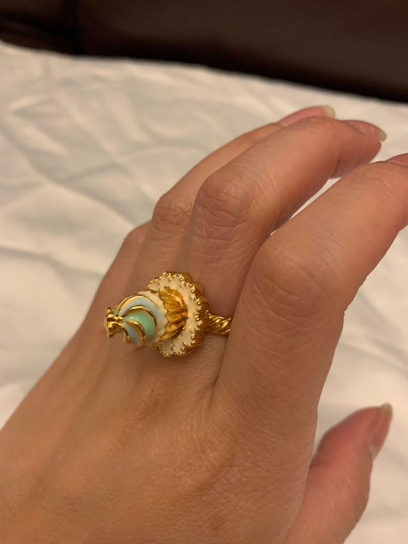Cake ring （分類：鑽飾）位於 Hong Kong。 由 cwr_0421 提交（商品編號 1028339894，圖片 2）。簡介： Cake ring Bought from Thailand 95% new 。