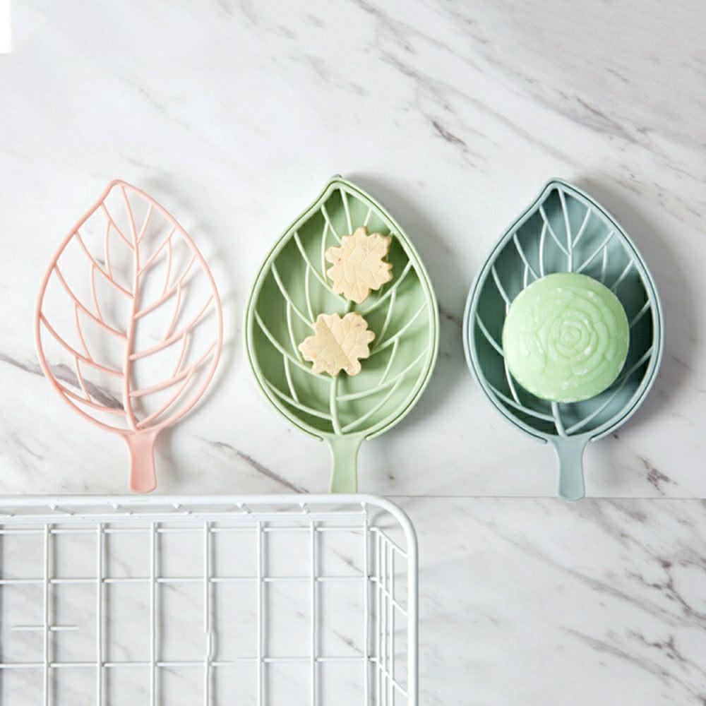 Creative Leaf shape soap holder (Category: Everything Else Others) located in Las Pinas. Submitted by k.circle (Listing ID 1028380829, Image 3). Description: Size: 10.5cmX17.3cm Specifications: Double draining Non-slip soap box 100% brand new and high quality. Fashion minimalist style Double drain hole Easy to drain Suitable for bathroom, wash stand, kitchen, etc..